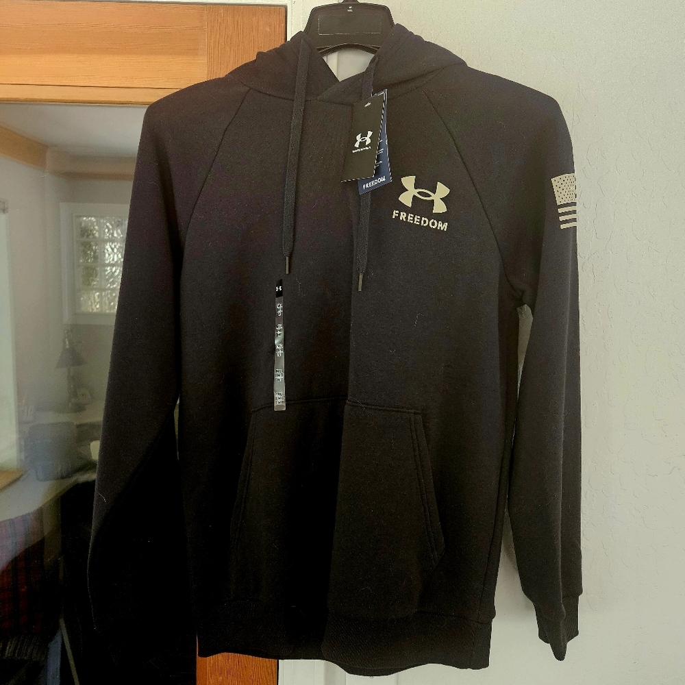 Under Armour Freedom Hoodie-New with tags - Picture 3 of 4